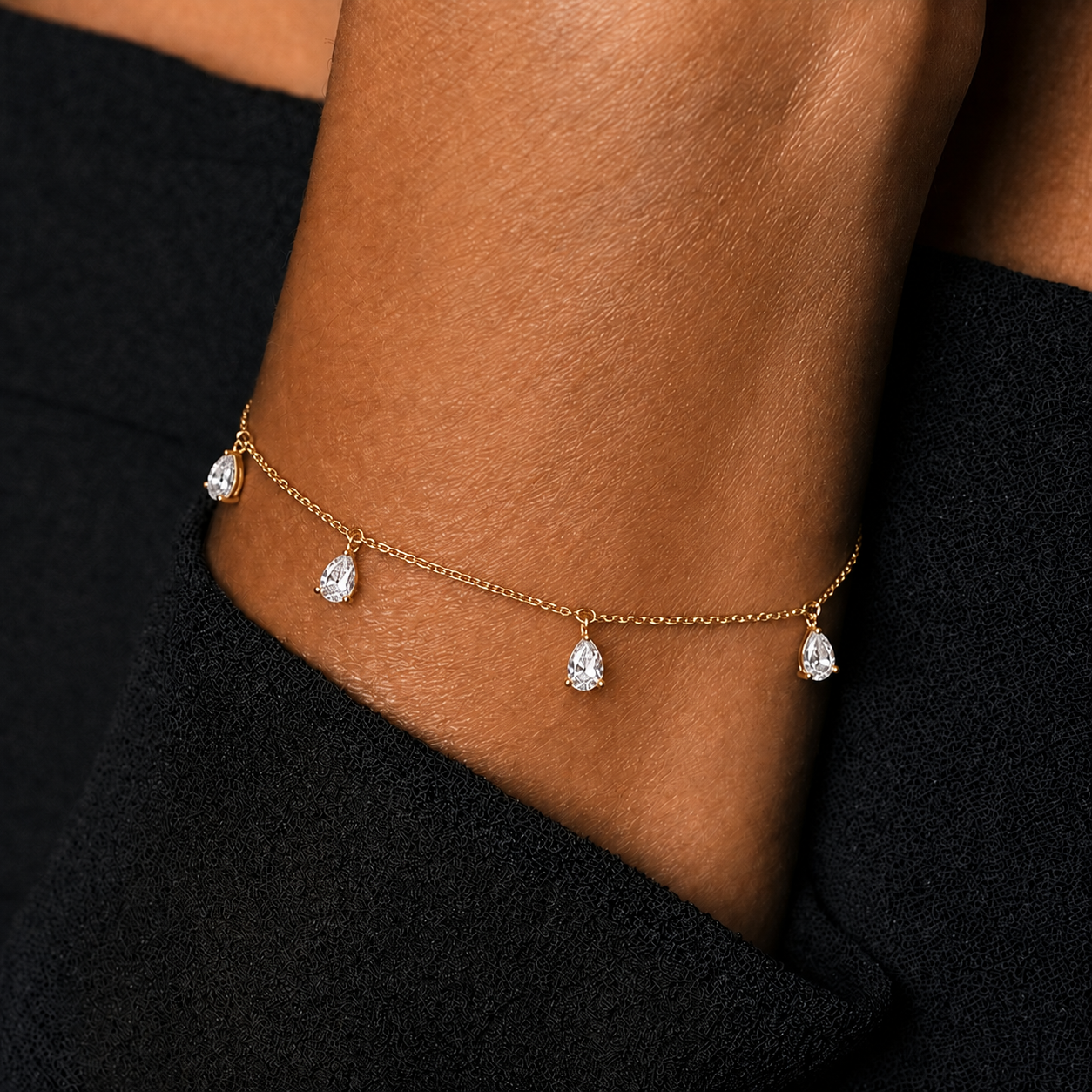 Floating Diamond Station Bracelet