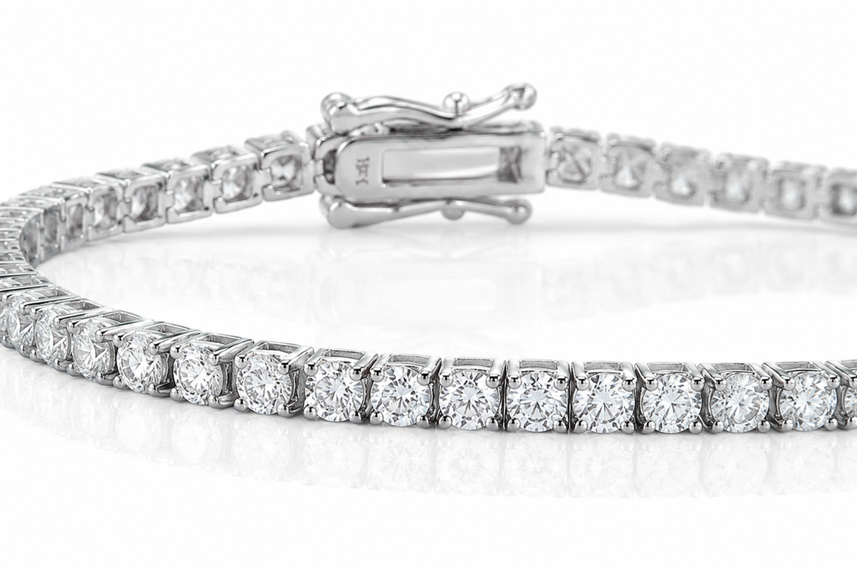 Close-up of round brilliant lab-grown diamonds on Riviera Diamond Bracelet

